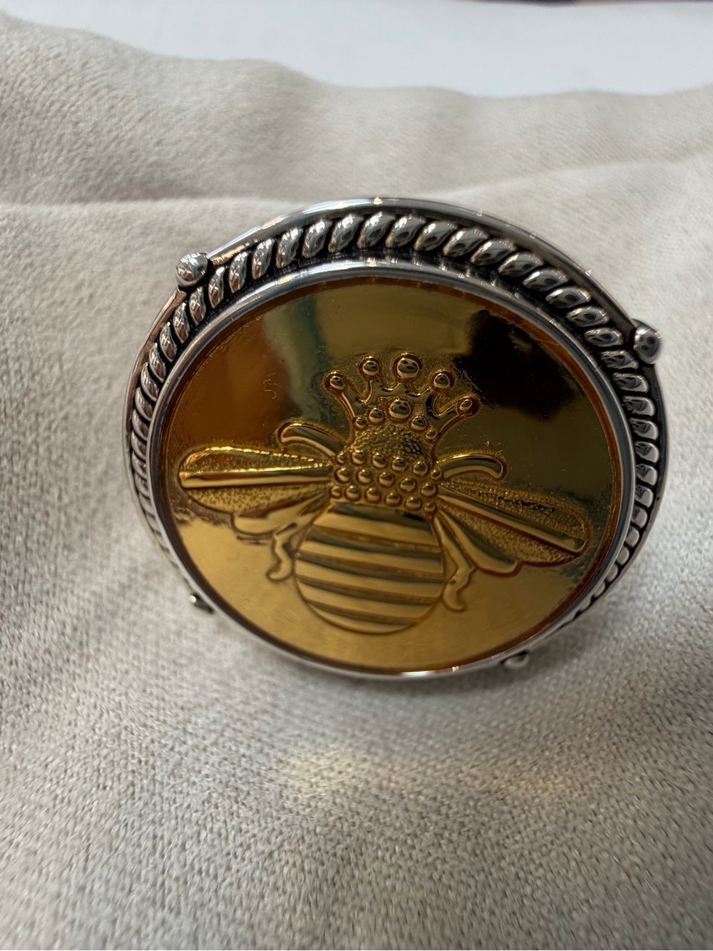 Lola Gold tone Bee Medallion women’s ring 7.5